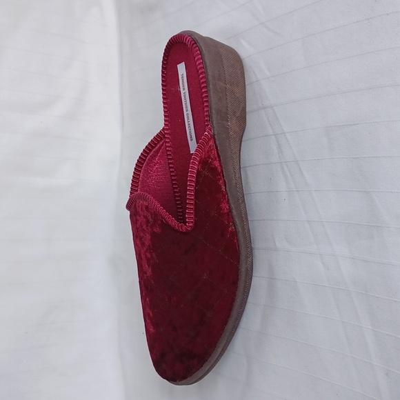 Tender Tootsies "Wine" Velour Scuff Slipper NEW- Sz. 7 - Picture 8 of 11